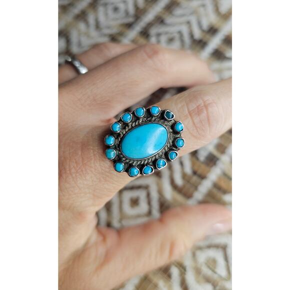 Vintage Zuni Turquoise Snake Eye and Cluster Sterling Silver Ring - Picture 4 of 5